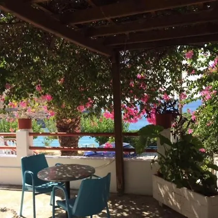 Bonatsa Andros Apartamento *